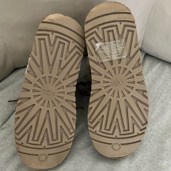 UGG Funkarra Suede shearling Lace up booties Size 8 - Picture 5 of 6